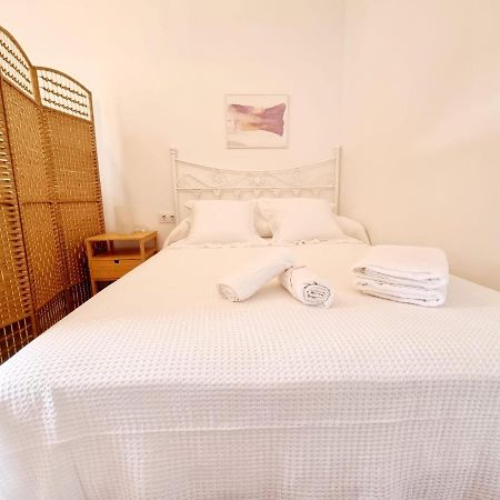 Apartamento Con Patio Sevillano Exterior photo