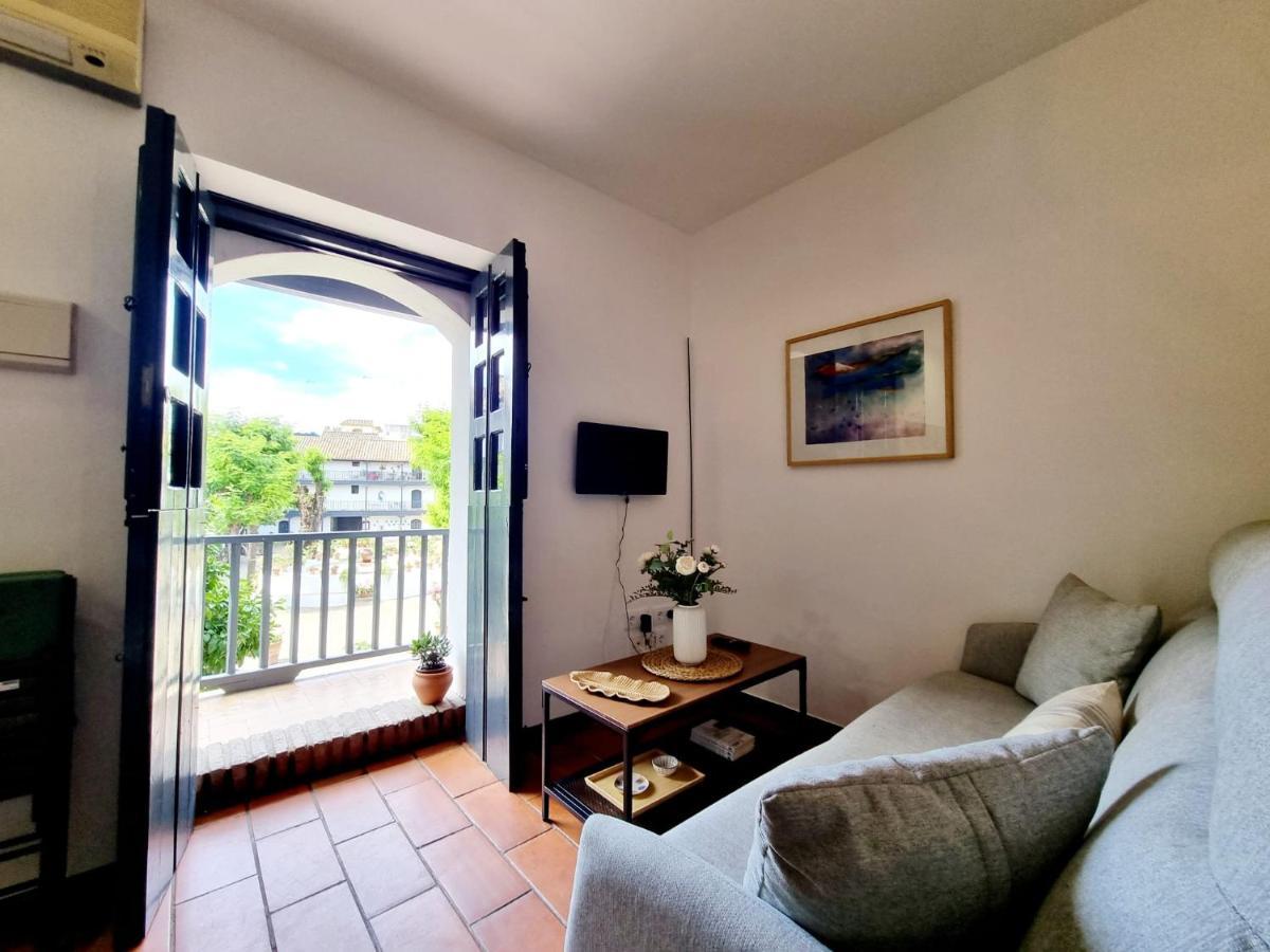 Apartamento Con Patio Sevillano Exterior photo